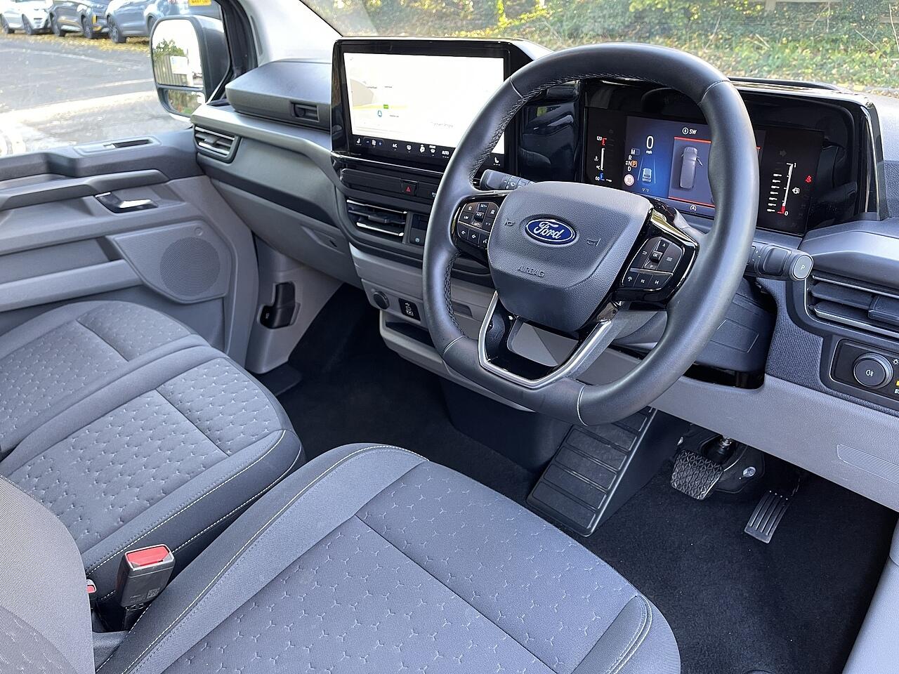 Used Ford Tourneo Custom 2024 for sale - 76936370: Photo 16