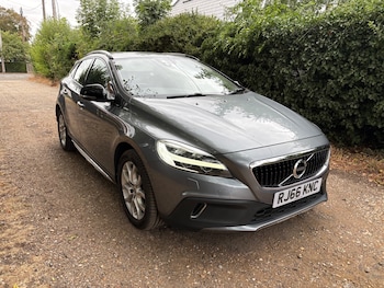 Used Volvo V40 2016 for sale - 79537790: Photo