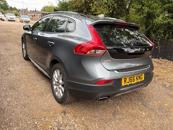 Used Volvo V40 2016 for sale - 79537790: Photo