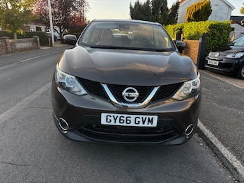 Used Nissan Qashqai 2017 for sale - 76186581: Photo 2