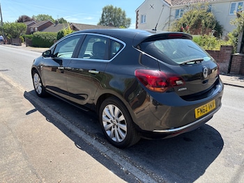 Used Vauxhall Astra 2012 for sale - 79125372: Photo