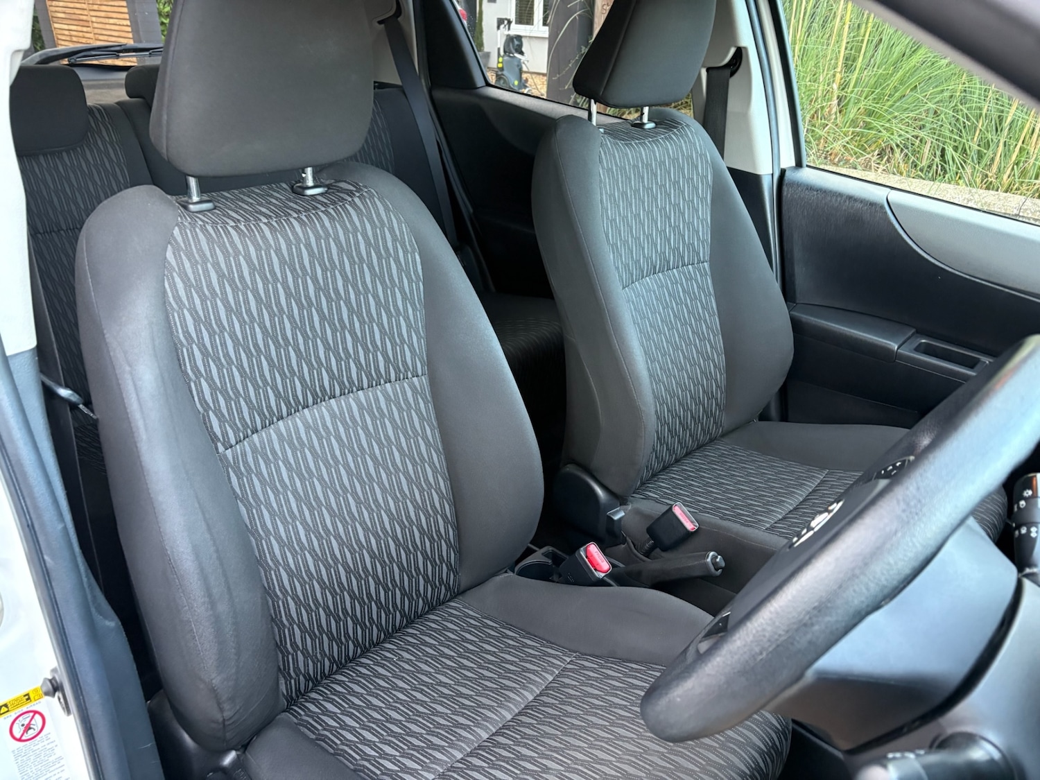 Used Toyota Yaris 2012 for sale - 76603729: Photo 12