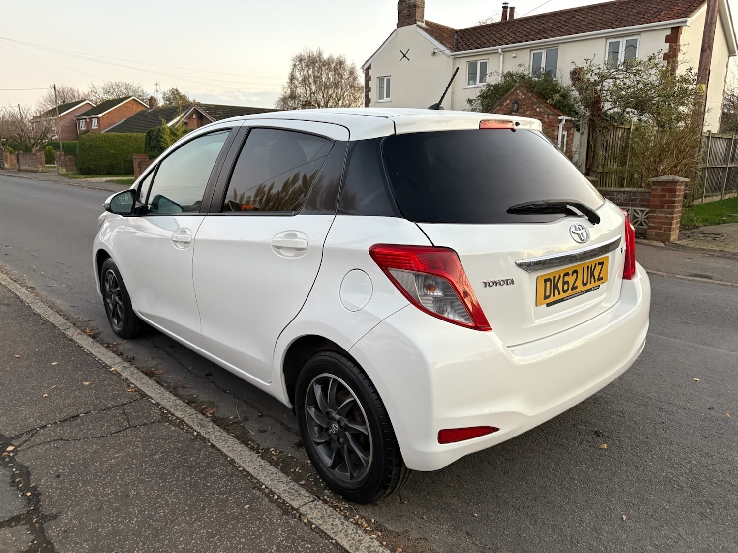 Used Toyota Yaris 2012 for sale - 76603729: Photo 4