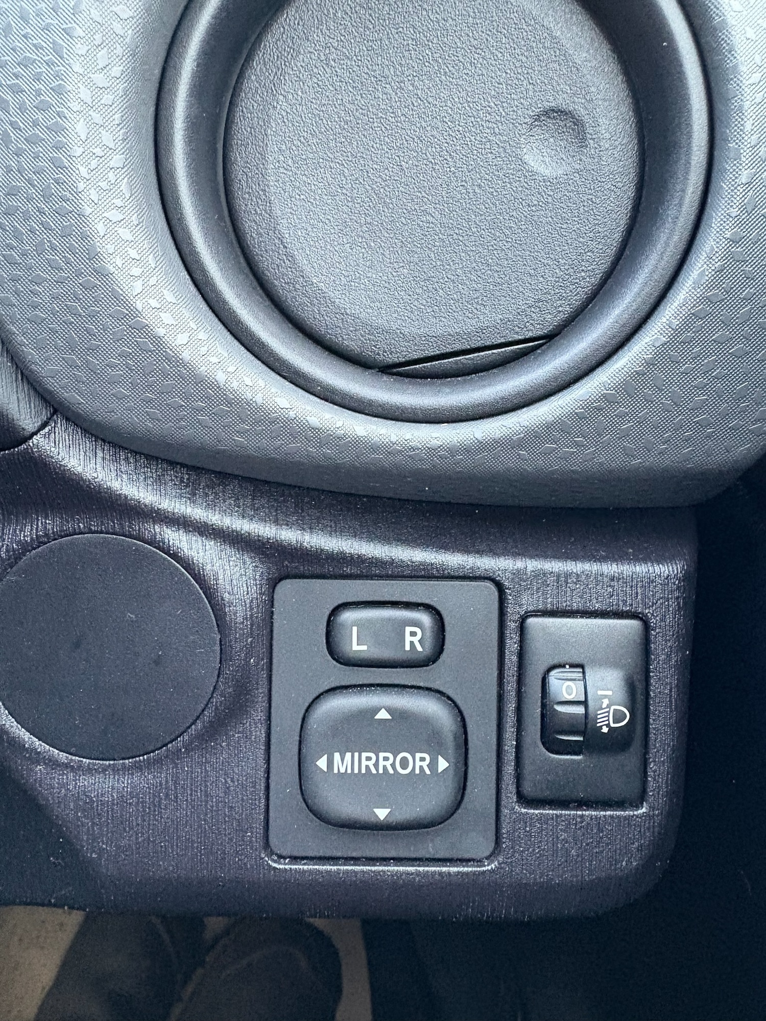 Used Toyota Yaris 2012 for sale - 76603729: Photo 7