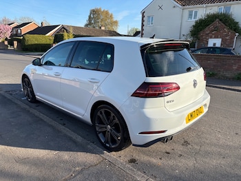 Used Volkswagen Golf 2017 for sale - 78242868: Photo