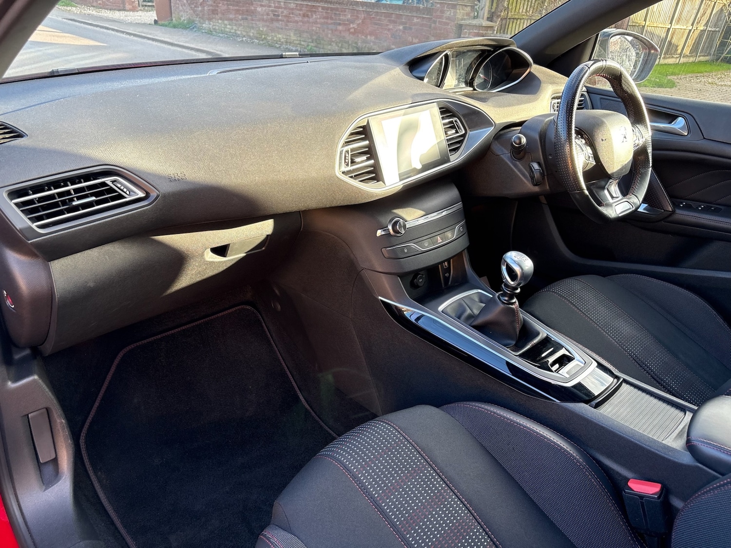 Used Peugeot 308 2017 for sale - 77819140: Photo 11