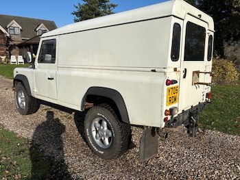 Used Land Rover Defender 2001 for sale - 76650441: Photo