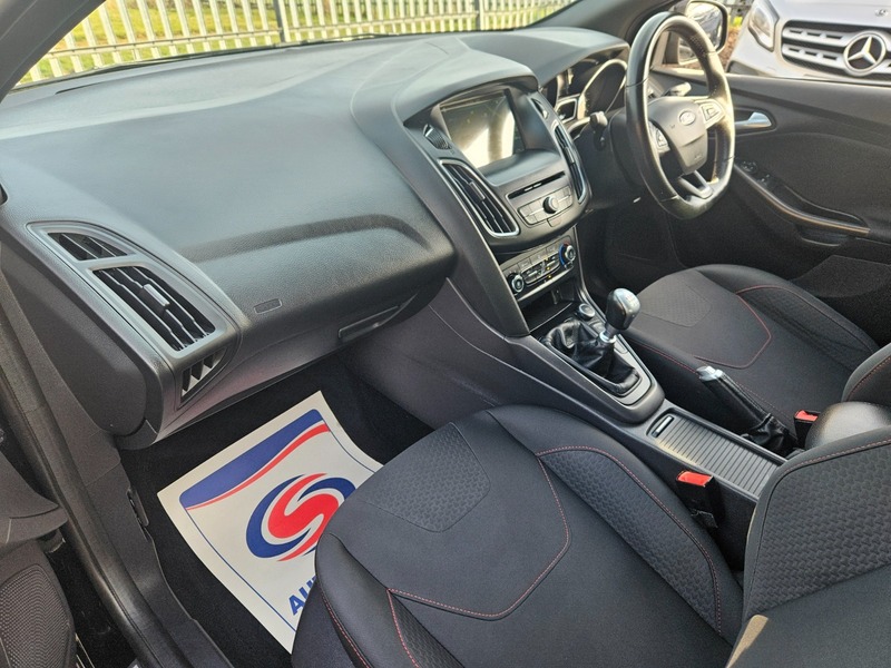 Used Ford Focus 2017 for sale - 77953636: Photo 14