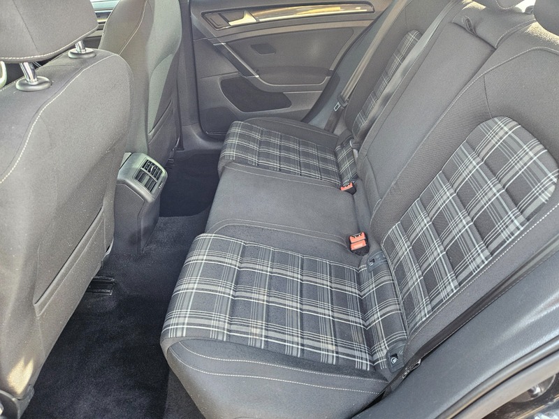 Used Volkswagen Golf 2017 for sale - 76703001: Photo 19