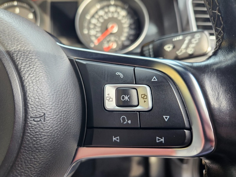 Used Volkswagen Golf 2017 for sale - 76703001: Photo 9