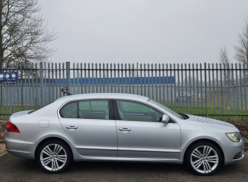 Used Skoda Superb 2014 for sale - 76798960: Photo 2