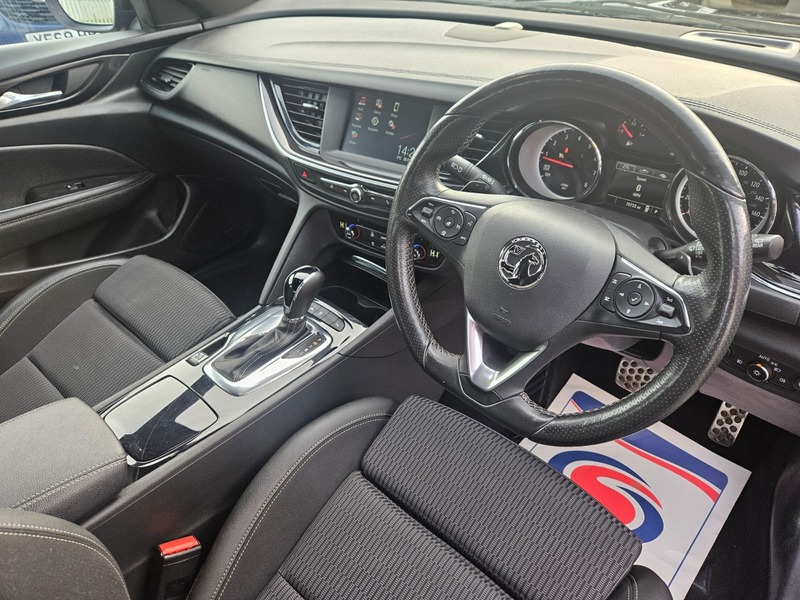 Used Vauxhall Insignia 2019 for sale - 77129217: Photo 2