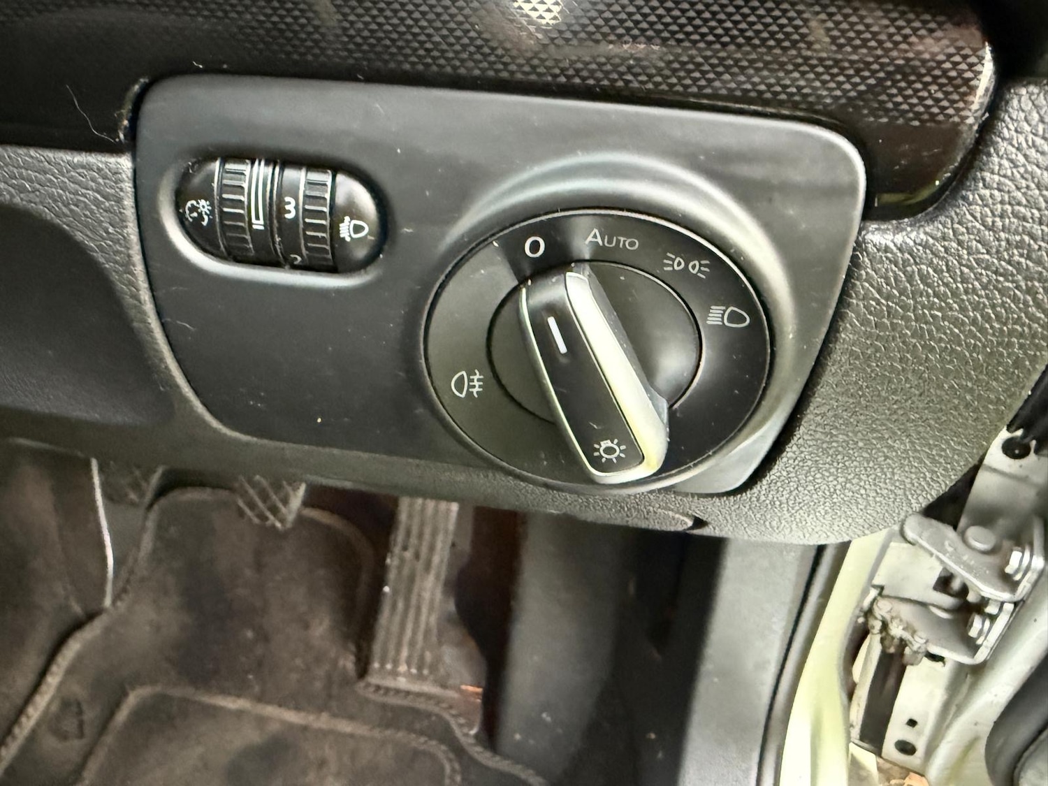 Used Volkswagen Golf 2011 for sale - 77090737: Photo 16