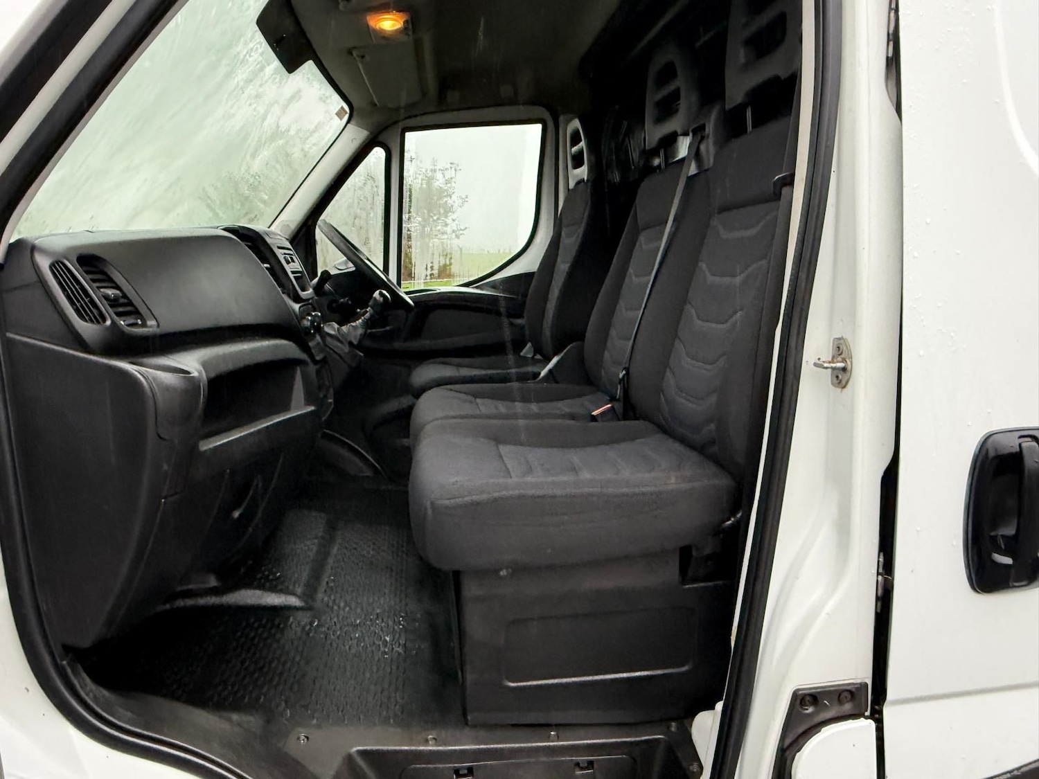 Used Iveco Daily 2017 for sale - 77090752: Photo 5