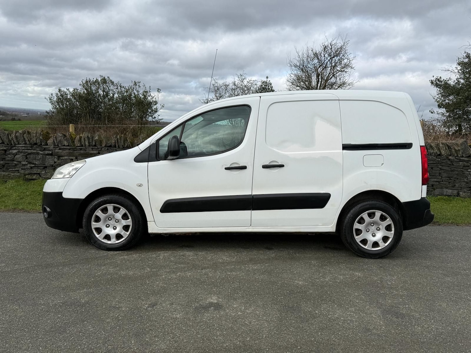 Used Peugeot Partner 2011 for sale - 77659155: Photo 13