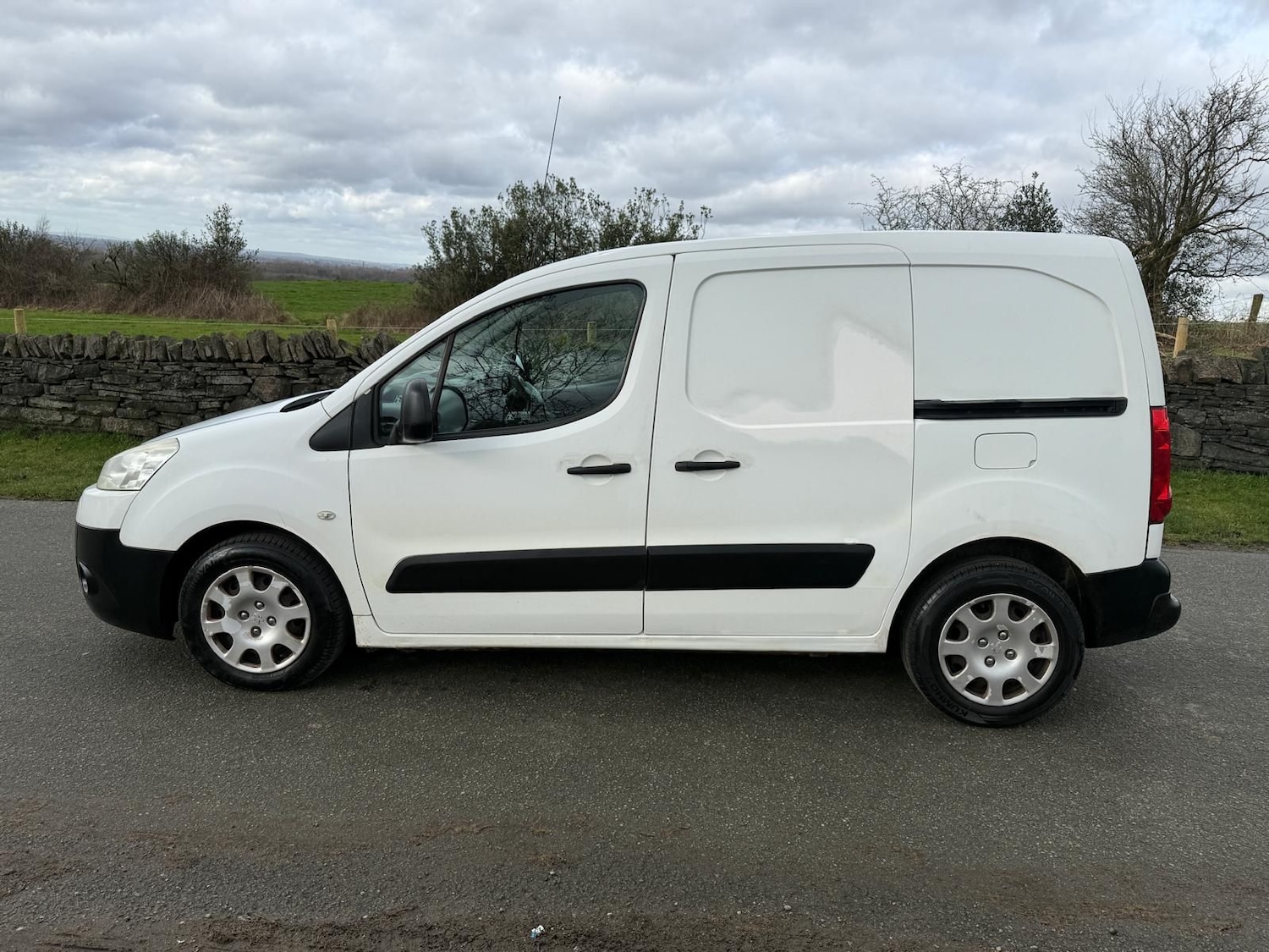 Used Peugeot Partner 2011 for sale - 77659155: Photo 5