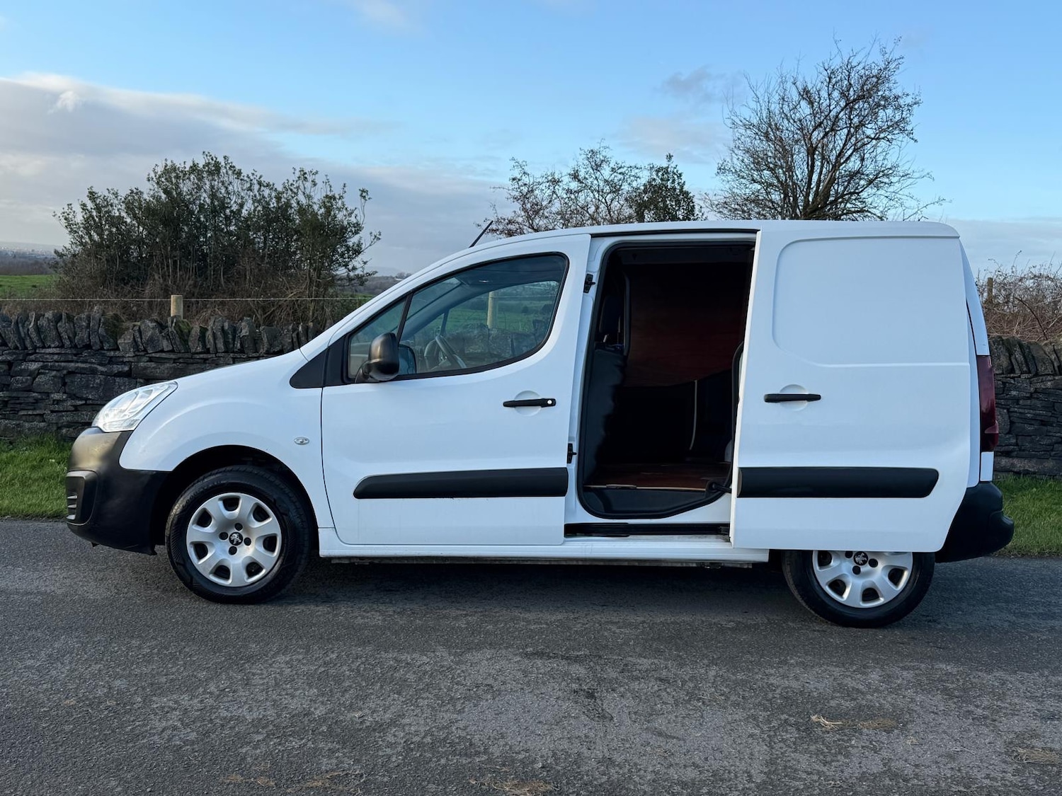 Used Peugeot Partner 2018 for sale - 76931676: Photo 19