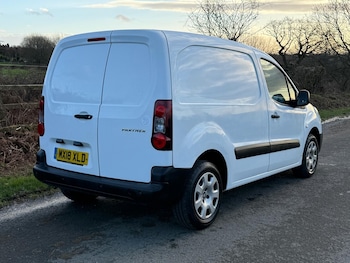 Used Peugeot Partner 2018 for sale - 76931676: Photo
