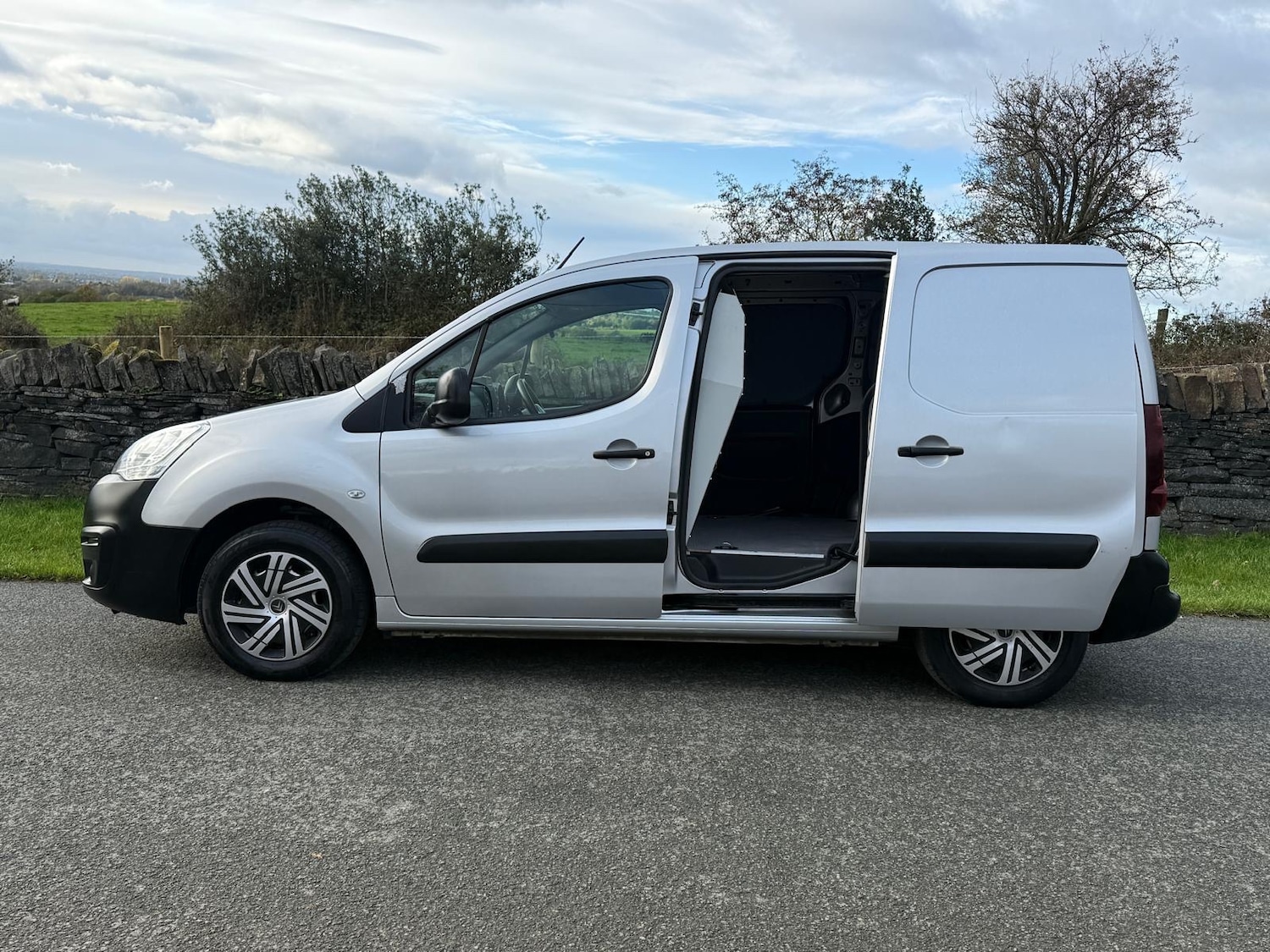 Used Citroen Berlingo 2017 for sale - 76358297: Photo 10