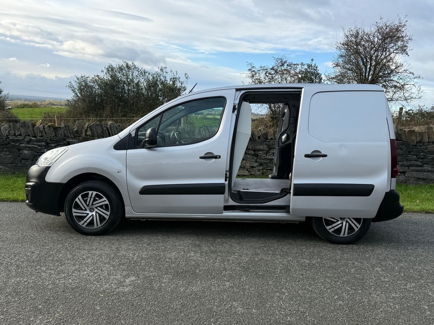 Used Citroen Berlingo 2017 for sale - 76358297: Photo 11