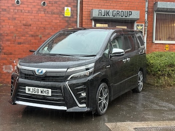 Used Toyota Noah 2019 for sale - 76626450: Photo