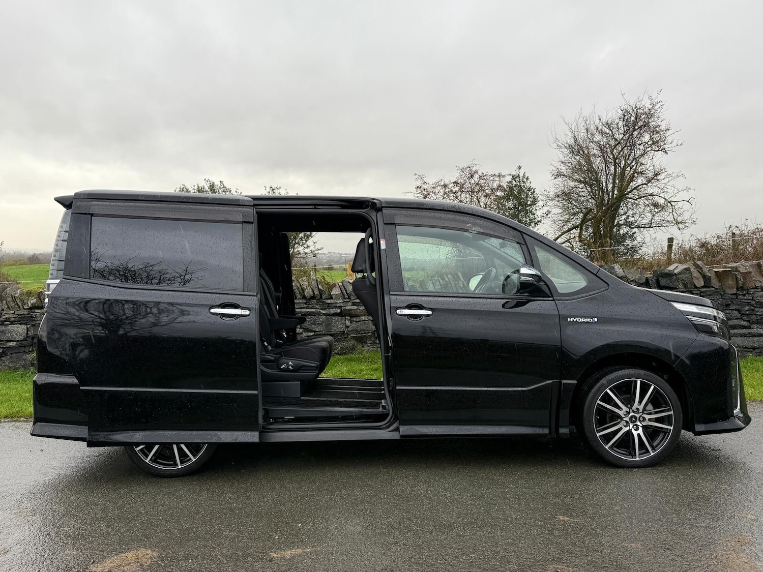 Used Toyota Noah 2025 for sale - 76626450: Photo 4