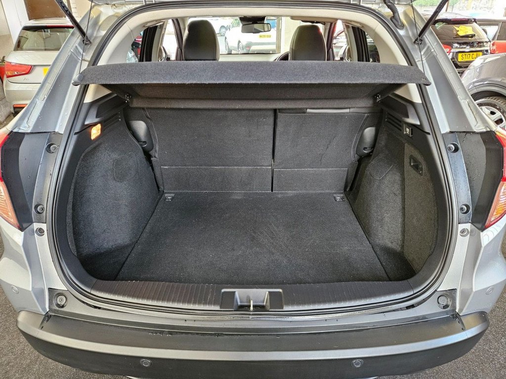 Used Honda HR-V 2017 for sale - 76304161: Photo 24