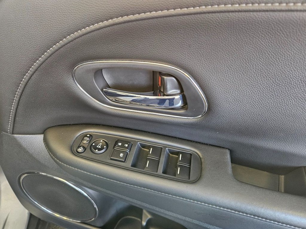 Used Honda HR-V 2017 for sale - 76304161: Photo 39