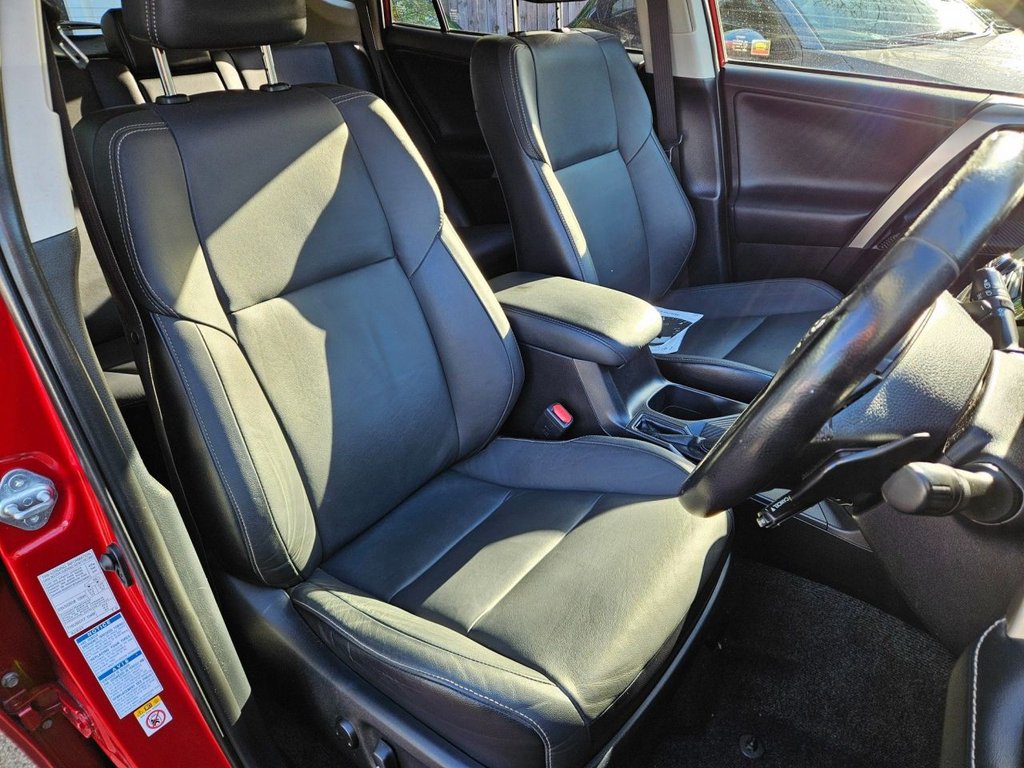 Used Toyota RAV4 2015 for sale - 76368176: Photo 10