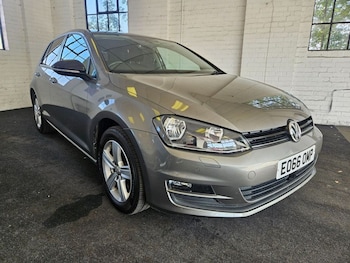 Used Volkswagen Golf 2016 for sale - 76068632: Photo