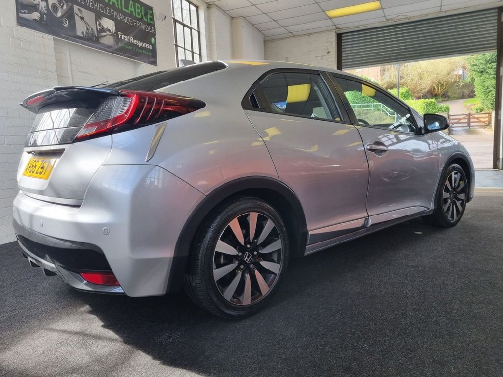 Used Honda Civic 2016 for sale - 76092649: Photo 10