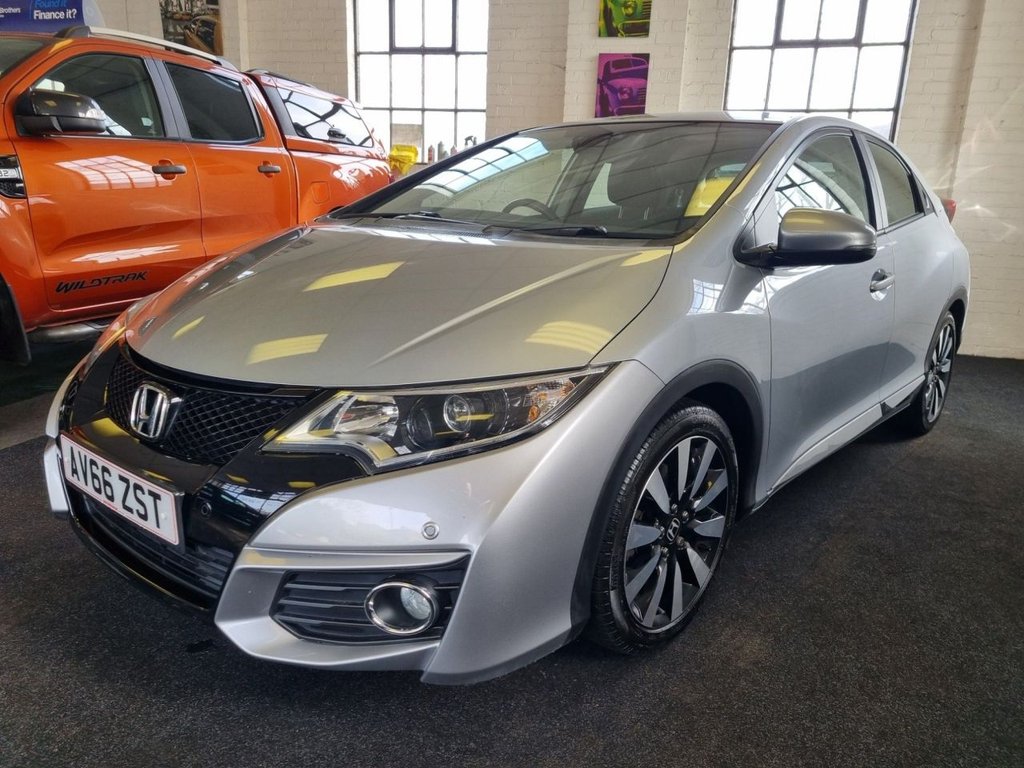 Used Honda Civic 2016 for sale - 76092649: Photo 3