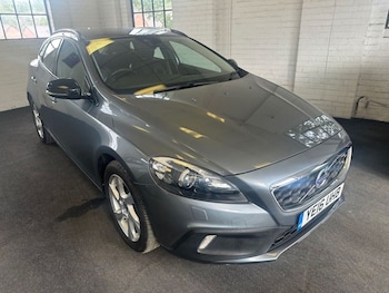 Used Volvo V40 Cross Country 2016 for sale - 76068514: Photo