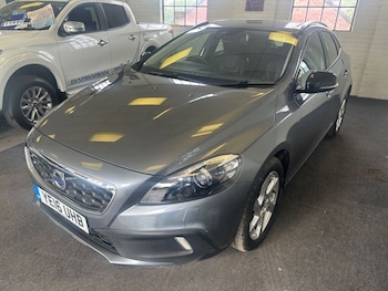 Used Volvo V40 Cross Country 2016 for sale - 76068514: Photo
