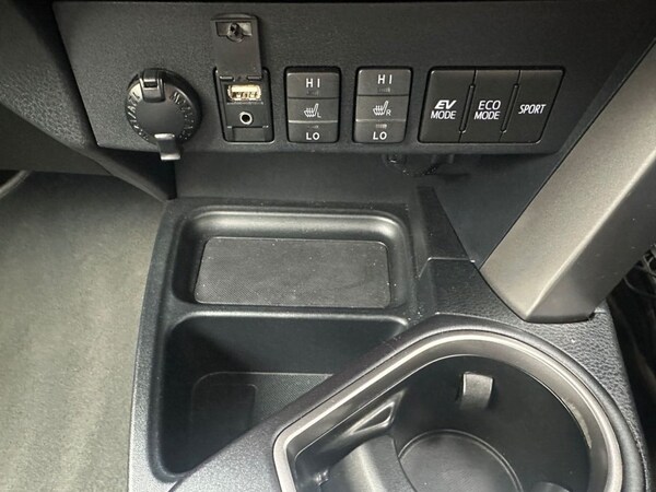 Used Toyota RAV4 2017 for sale - 76291403: Photo 21