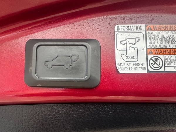 Used Toyota RAV4 2017 for sale - 76291403: Photo 24