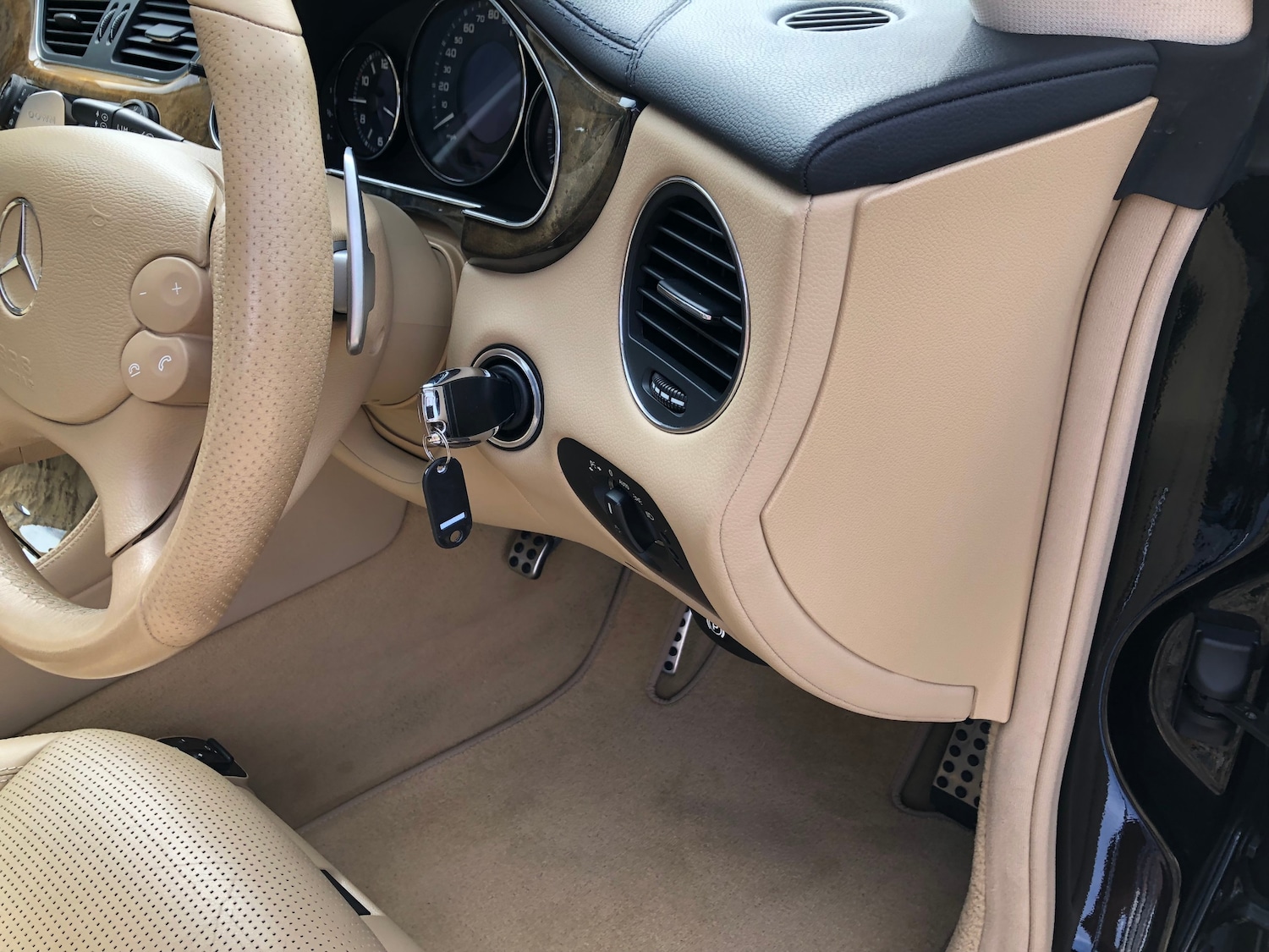 Used Mercedes-Benz CLS 2006 for sale - 77104123: Photo 81