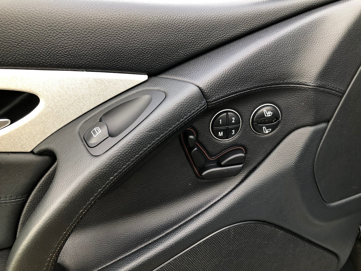 Used Mercedes-Benz SL 2005 for sale - 77104127: Photo 50