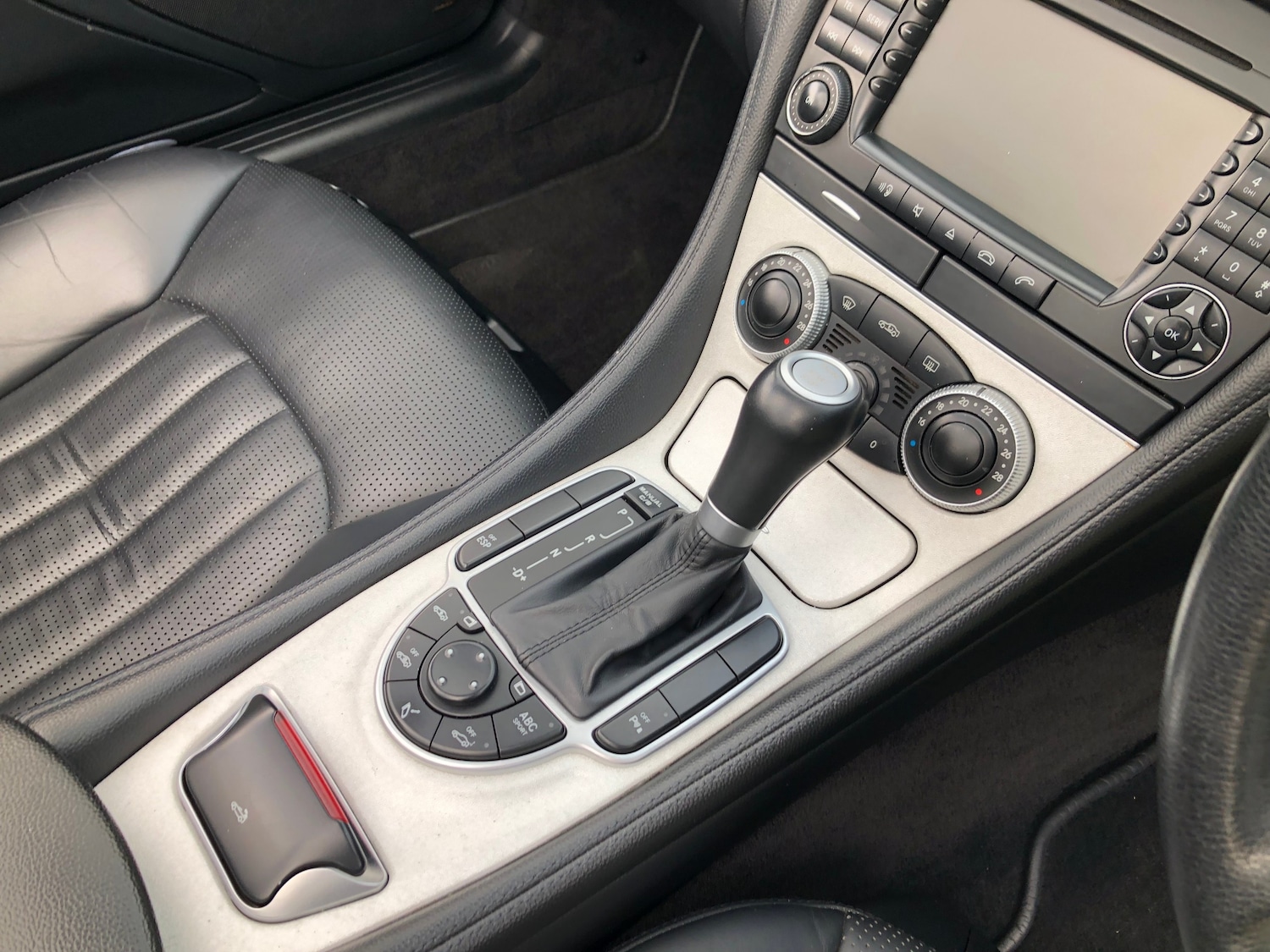 Used Mercedes-Benz SL 2005 for sale - 77104127: Photo 64