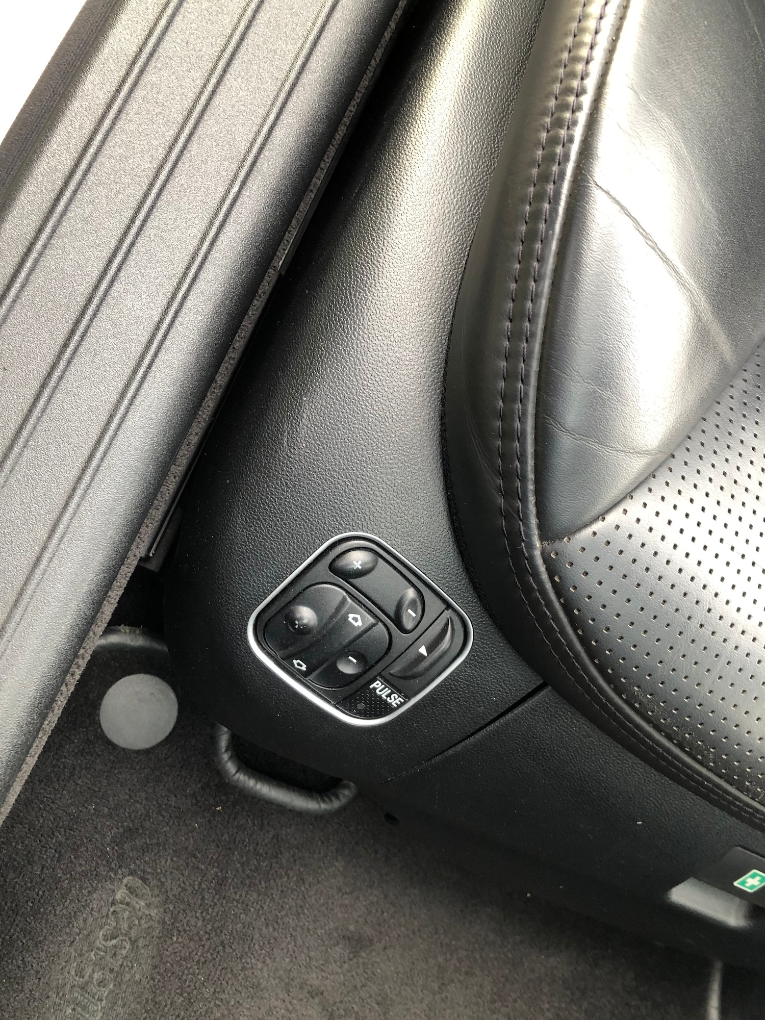 Used Mercedes-Benz SL 2005 for sale - 77104127: Photo 65