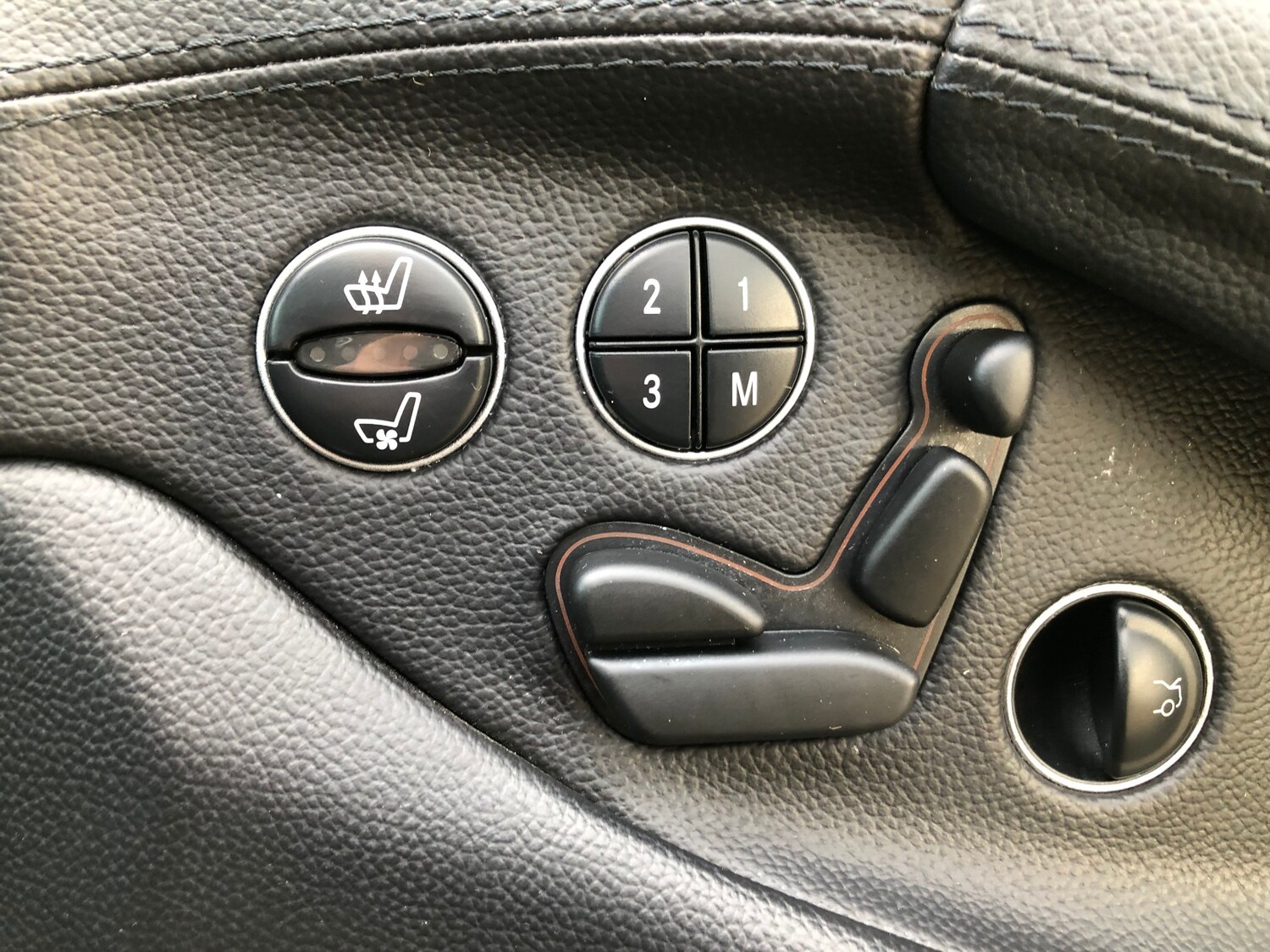 Used Mercedes-Benz SL 2005 for sale - 77104127: Photo 92