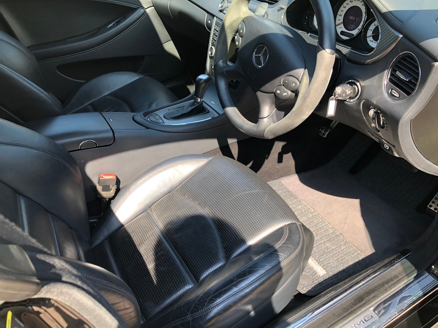 Used Mercedes-Benz CLS 2005 for sale - 77104125: Photo 59