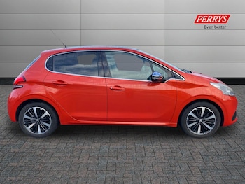 Used Peugeot 208 2018 for sale - 77164869: Photo