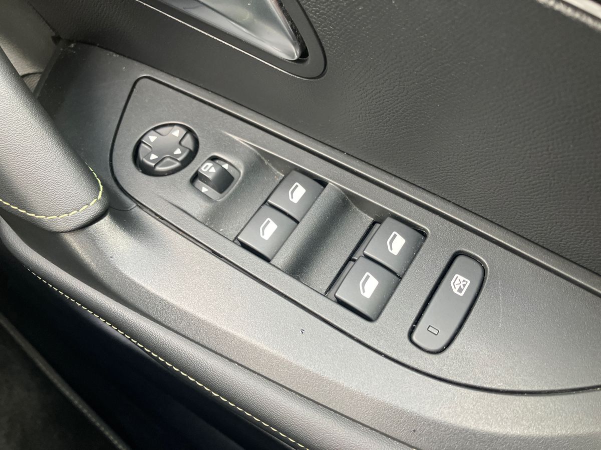 Used Peugeot 2008 2023 for sale - 76220089: Photo 18