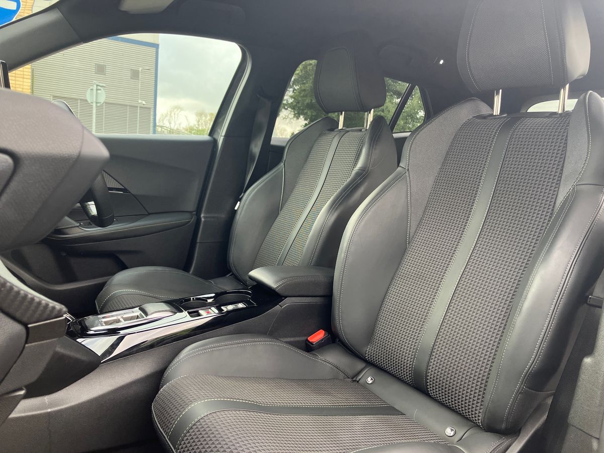 Used Peugeot 2008 2023 for sale - 76220089: Photo 32