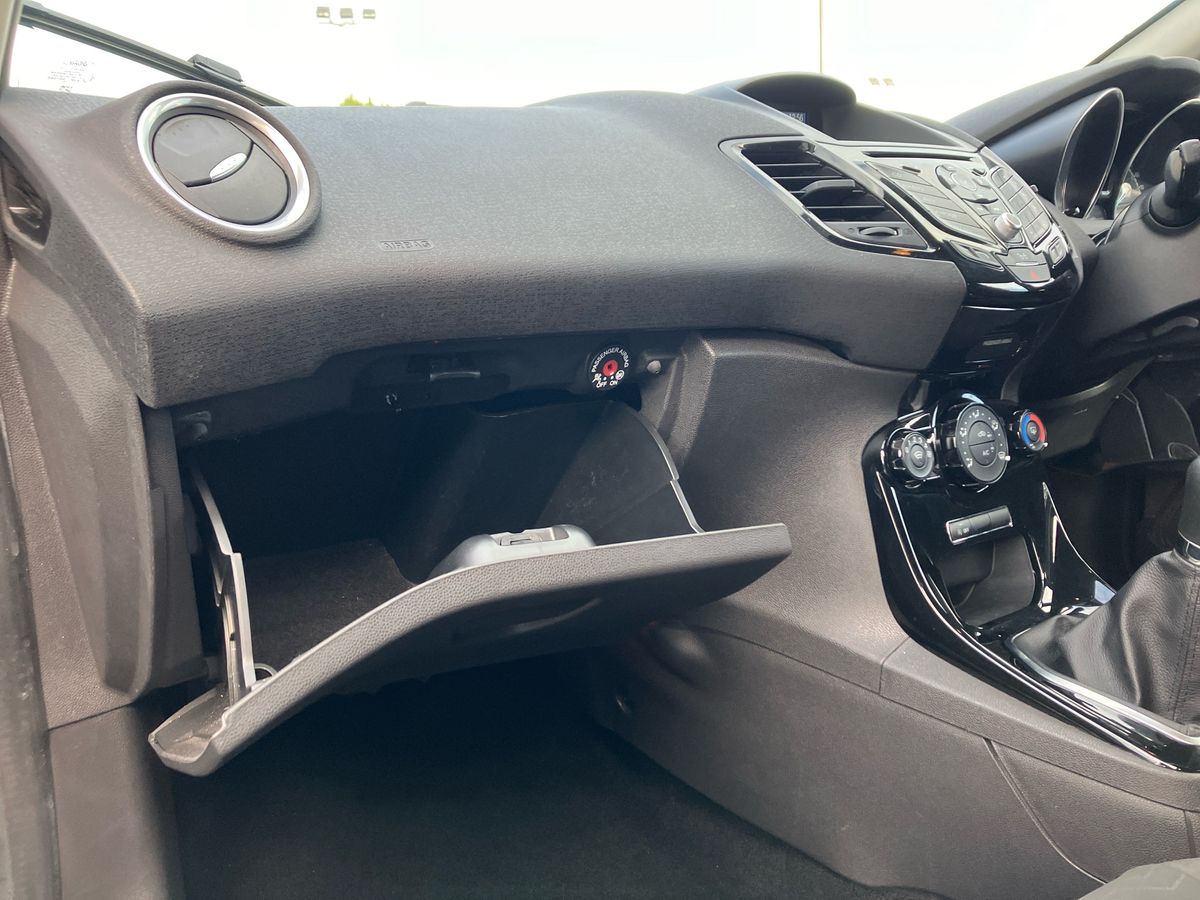 Used Ford Fiesta 2016 for sale - 77159504: Photo 24