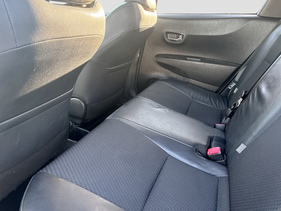 Used Toyota Yaris 2012 for sale - 77916599: Photo 18