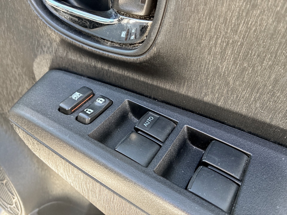 Used Toyota Yaris 2012 for sale - 77916599: Photo 28