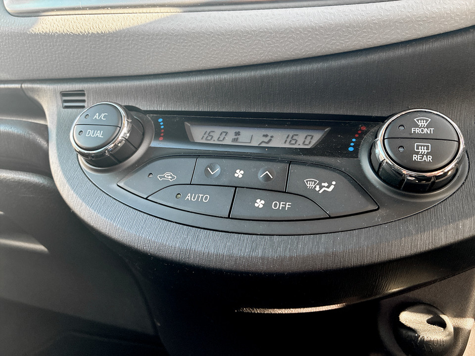 Used Toyota Yaris 2012 for sale - 77916599: Photo 30