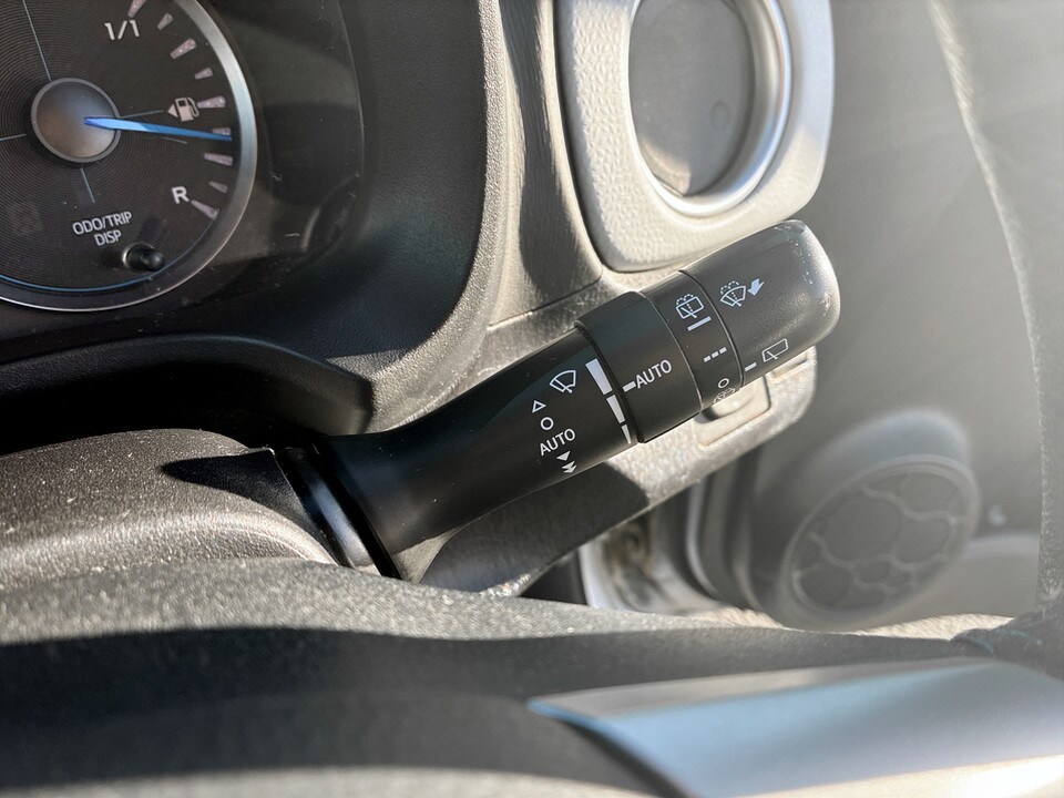 Used Toyota Yaris 2012 for sale - 77916599: Photo 34